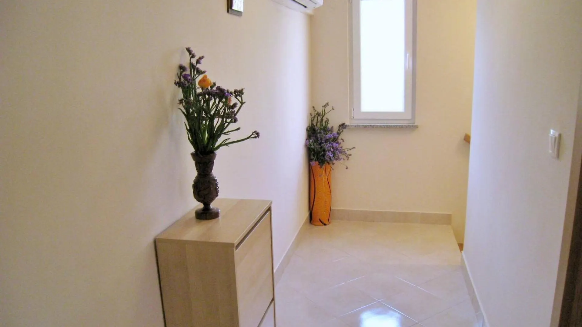 Apartments Vila Nidisa Čižići Affittacamere