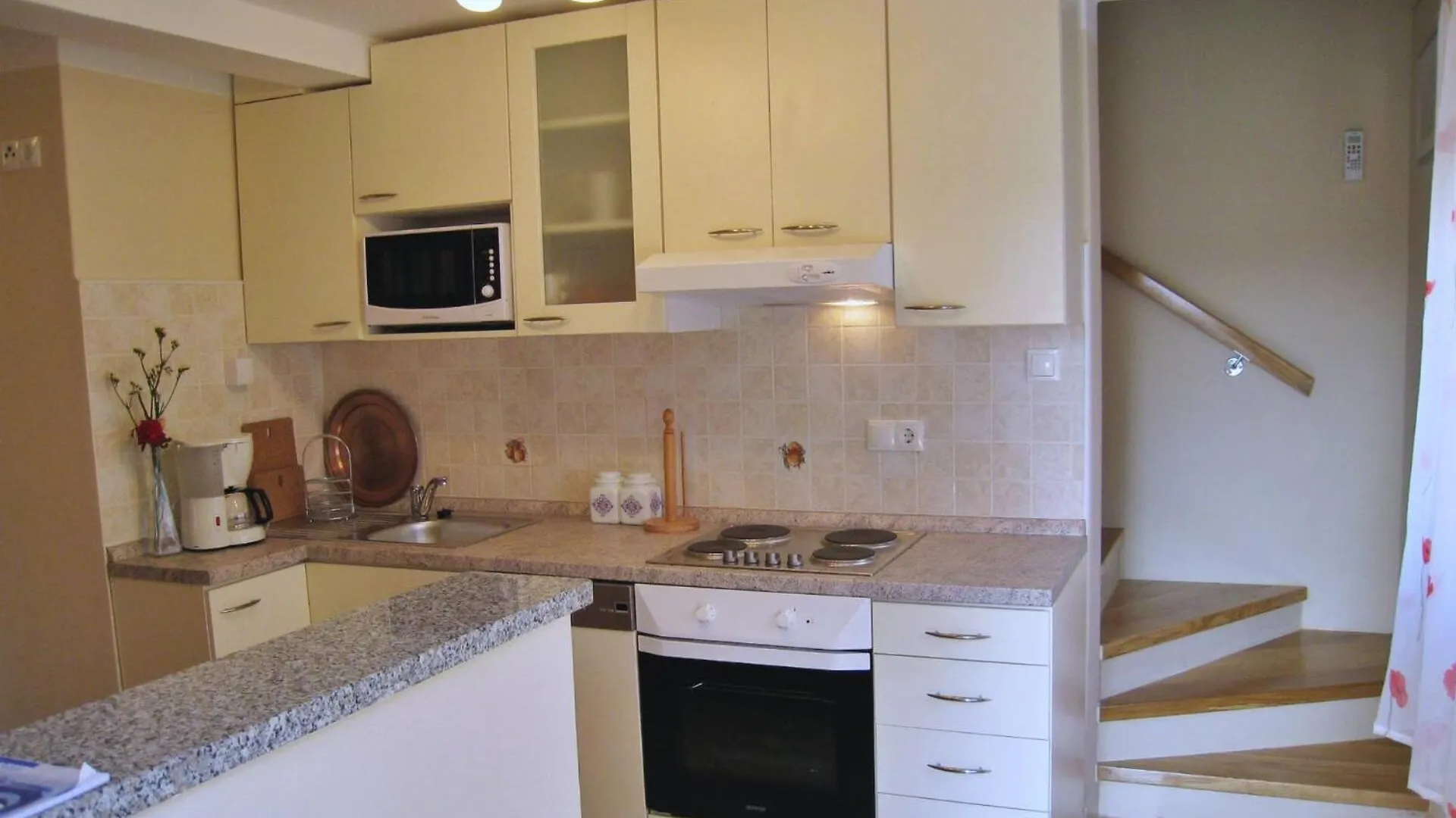 Apartments Vila Nidisa Čižići 3*,