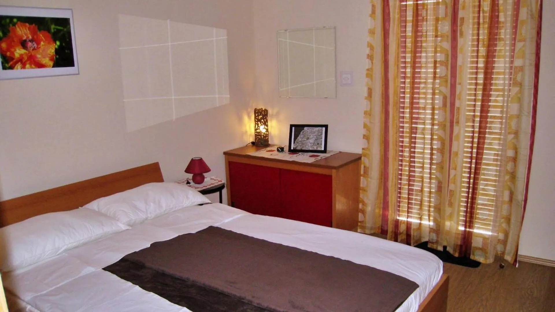 Apartments Vila Nidisa Čižići 3*,